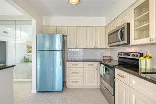 2761 Horseshoe Ct, Sarasota, FL 34235 - Photo 15