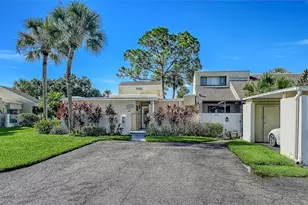 2761 Horseshoe Ct, Sarasota, FL 34235 - Photo 37
