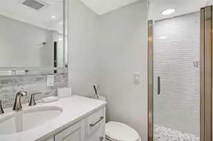 6750 Gulf of Mexico Dr, Longboat Key, FL 34228 - Photo 17