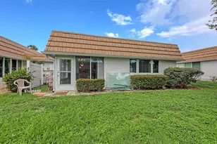 2623 Riverbluff Pkwy, Sarasota, FL 34231 - Photo 23