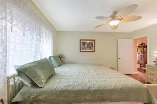 2623 Riverbluff Pkwy, Sarasota, FL 34231 - Photo 17