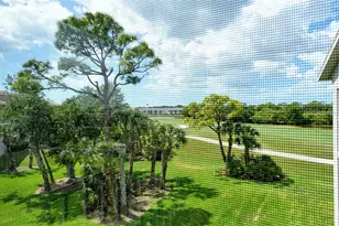 9610 Club S Cir, Sarasota, FL 34238 - Photo 7
