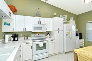 9610 Club S Cir, Sarasota, FL 34238 - Photo 13