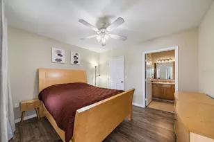 1010 Villagio Cir, Sarasota, FL 34237 - Photo 15