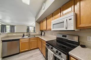 1010 Villagio Cir, Sarasota, FL 34237 - Photo 9