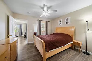 1010 Villagio Cir, Sarasota, FL 34237 - Photo 17