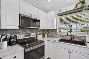 3603 41st St W, Bradenton, FL 34205 - Photo 11