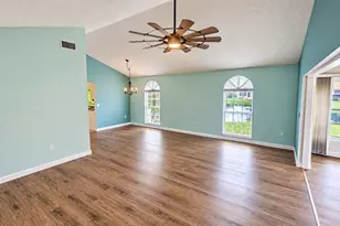 3520 57th Ave Cir W, Bradenton, FL 34210 - Photo 11