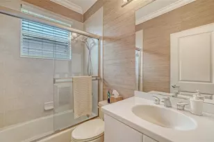 5325 Anthony Ln, Sarasota, FL 34233 - Photo 33