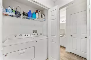 8933 Manor Loop, Lakewood Ranch, FL 34202 - Photo 21