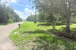 607 2nd St NW, Ruskin, FL 33570 - Photo 5