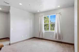 8098 Moonstone Dr, Sarasota, FL 34233 - Photo 15