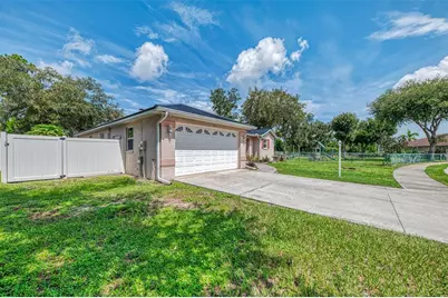 9311 27th Avenue E, Palmetto, FL 34221 - Photo 3