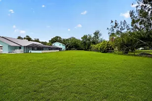 1305 Greenfield Cir, Venice, FL 34292 - Photo 81