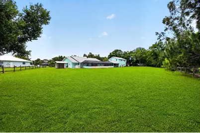 1305 Greenfield Circle, Venice, FL 34292 - Photo 5