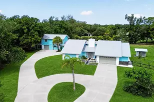 1305 Greenfield Cir, Venice, FL 34292 - Photo 1