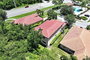 1093 Bluffwood Dr, Nokomis, FL 34275 - Photo 11