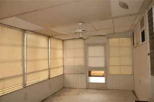 204 50th Ave Dr W, Bradenton, FL 34207 - Photo 23
