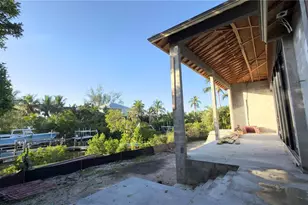3441 Gulfmead Dr, Sarasota, FL 34242 - Photo 47