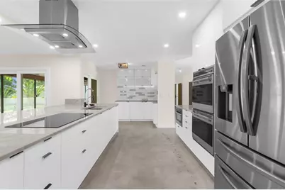 4250 Marlowe Drive, Sarasota, FL 34241 - Photo 13