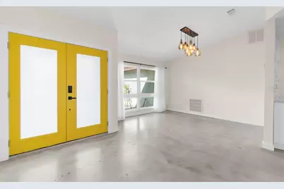 4250 Marlowe Drive, Sarasota, FL 34241 - Photo 9