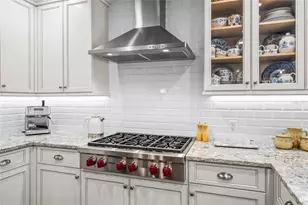 2440 Arlington St, Sarasota, FL 34239 - Photo 11
