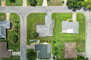 2011 37th St W, Bradenton, FL 34205 - Photo 39