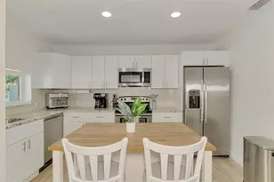 1731 Redwood St, Sarasota, FL 34231 - Photo 15