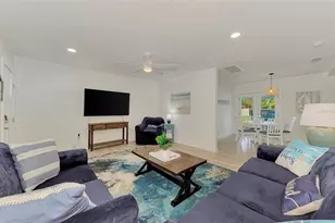 1731 Redwood St, Sarasota, FL 34231 - Photo 9
