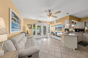 911 Southern Pine Ln, Sarasota, FL 34243 - Photo 15