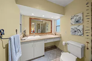 911 Southern Pine Ln, Sarasota, FL 34243 - Photo 25