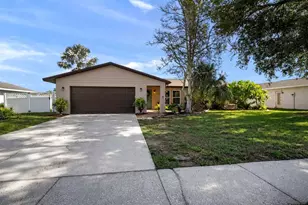 911 Southern Pine Ln, Sarasota, FL 34243 - Photo 3