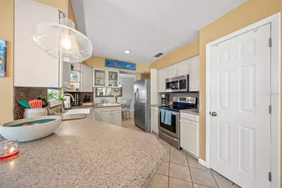 911 Southern Pine Lane, Sarasota, FL 34243 - Photo 11