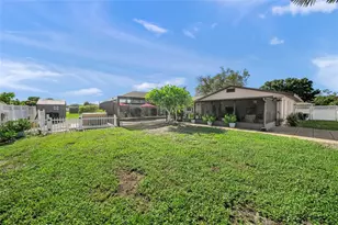 911 Southern Pine Ln, Sarasota, FL 34243 - Photo 35