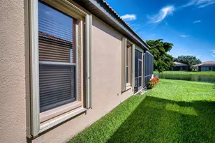 8053 Stirling Falls Cir, Sarasota, FL 34243 - Photo 37