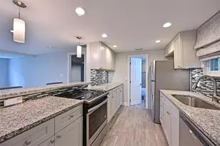 2212 11th Ave W, Bradenton, FL 34205 - Photo 9