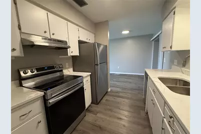 362 Briarwood Road, Venice, FL 34293 - Photo 5