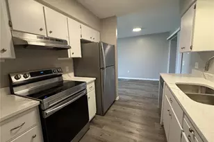362 Briarwood Rd, Venice, FL 34293 - Photo 5