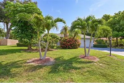 811 Alderwood Way, Sarasota, FL 34243 - Photo 29
