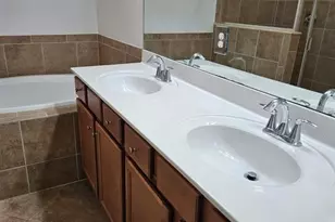 12324 Canavese Ln, Venice, FL 34293 - Photo 13