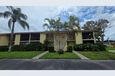2415 Bayshore Gardens Parkway #7, Bradenton, FL 34207 - Photo 3