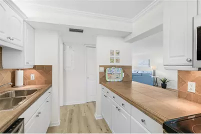 3240 Gulf Of Mexico Drive #B504, Longboat Key, FL 34228 - Photo 13