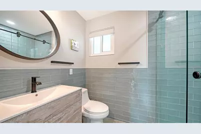 400 Golden Gate Point #22, Sarasota, FL 34236 - Photo 21