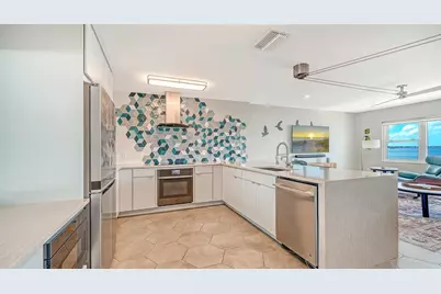 400 Golden Gate Point #22, Sarasota, FL 34236 - Photo 11