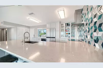 400 Golden Gate Point #22, Sarasota, FL 34236 - Photo 9