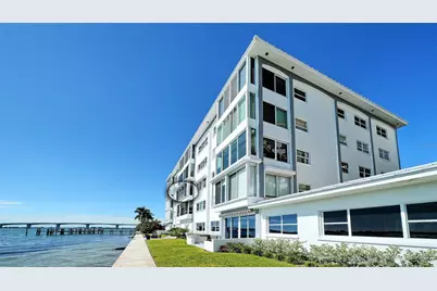 400 Golden Gate Point #22, Sarasota, FL 34236 - Photo 31