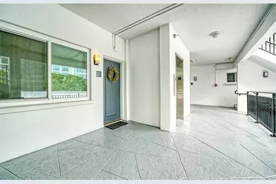 400 Golden Gate Point #22, Sarasota, FL 34236 - Photo 29