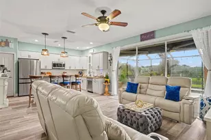 7124 34th St E, Sarasota, FL 34243 - Photo 11