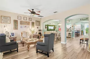 7124 34th St E, Sarasota, FL 34243 - Photo 7