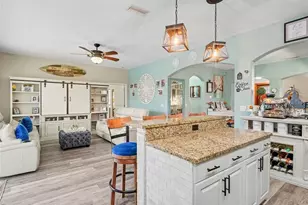 7124 34th St E, Sarasota, FL 34243 - Photo 15